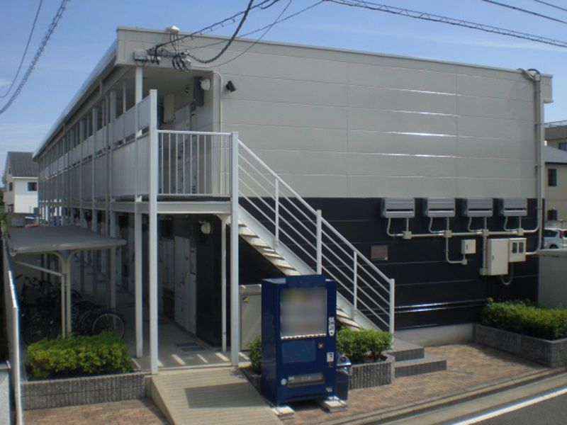 レオパレスとくしま　中前川町 玄関