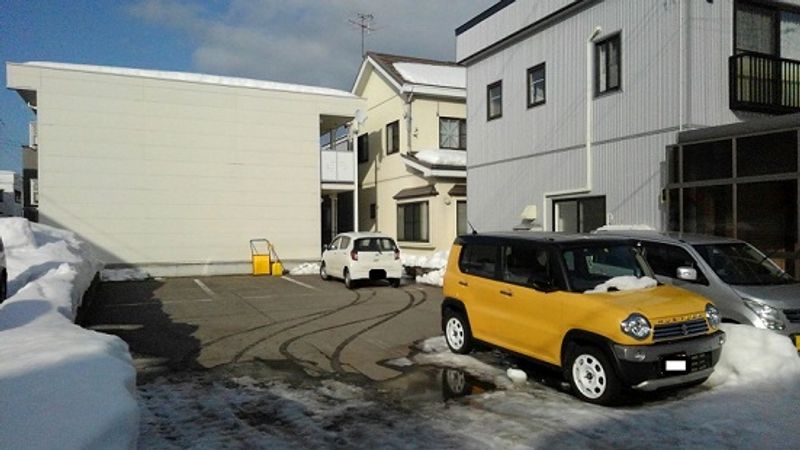 レオパレス栄町 駐車場