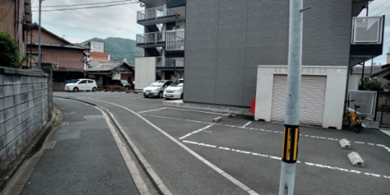 レオパレスマーブルパレス 駐車場