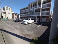 レオパレスＳｏｕｔｈ　Ｖｉｌｌａｇｅ 駐車場