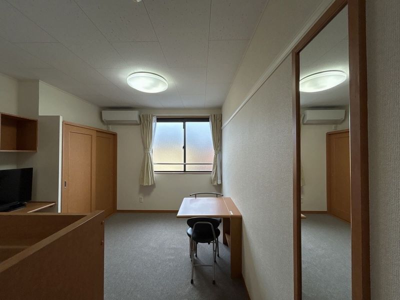 レオパレス紫陽花 居間