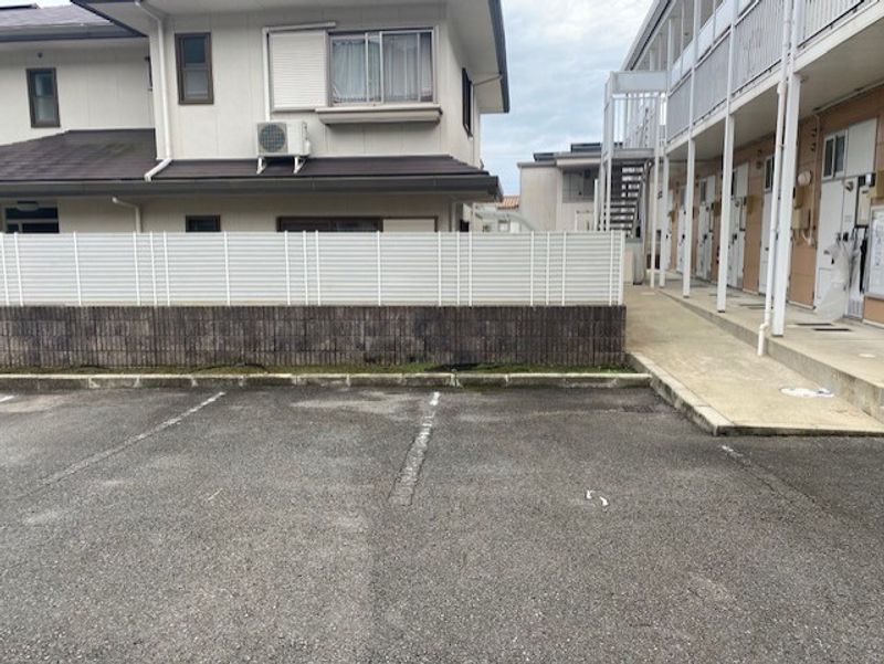 レオパレスシンフォニア 駐車場
