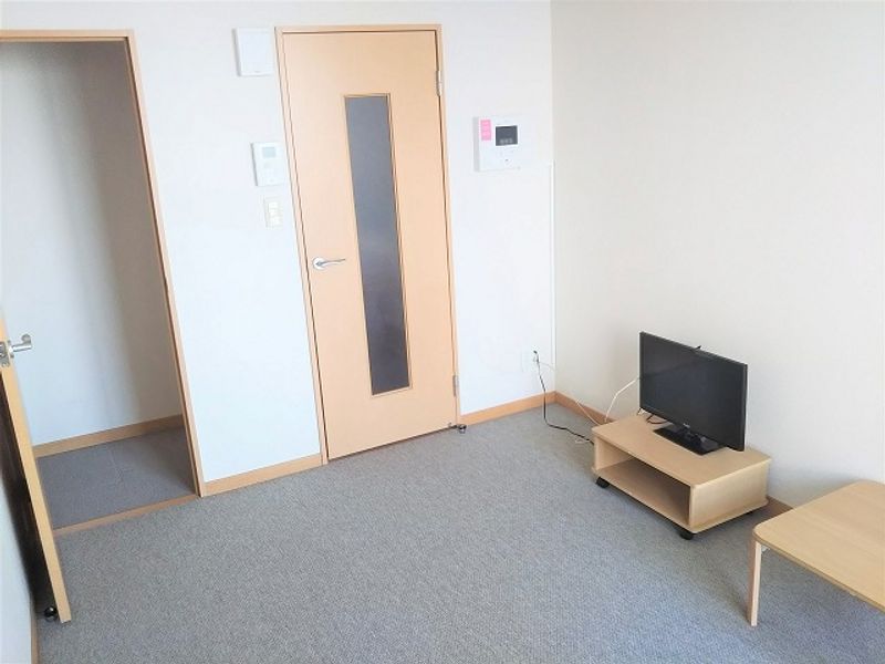 レオパレスリョーヒーナ 居間