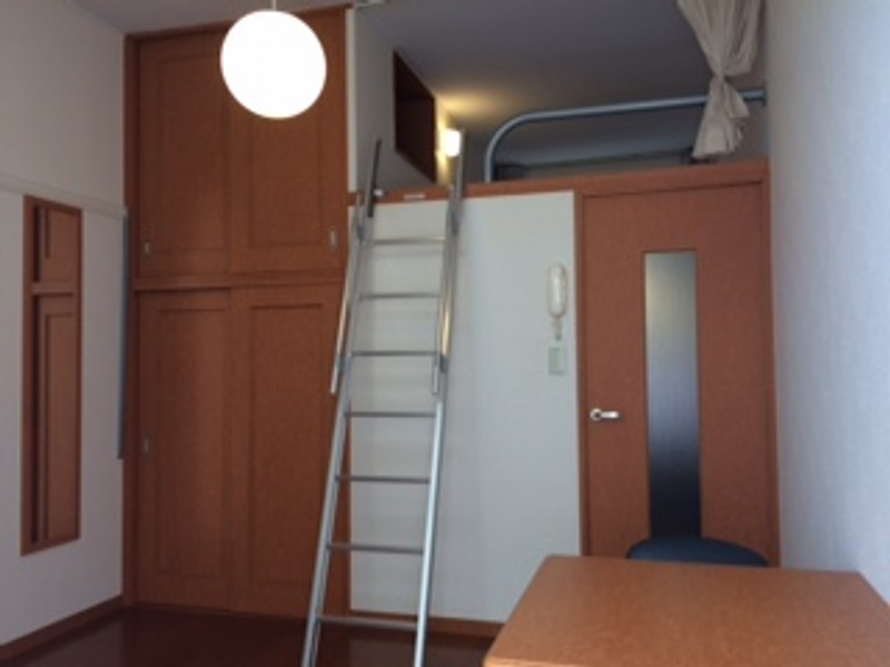 レオパレス王御住 収納