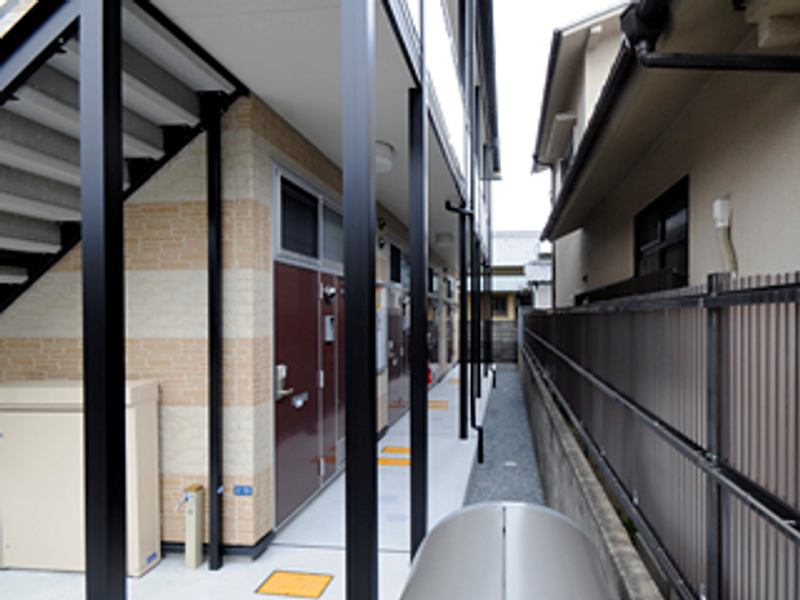 レオパレスサウス学南町 玄関