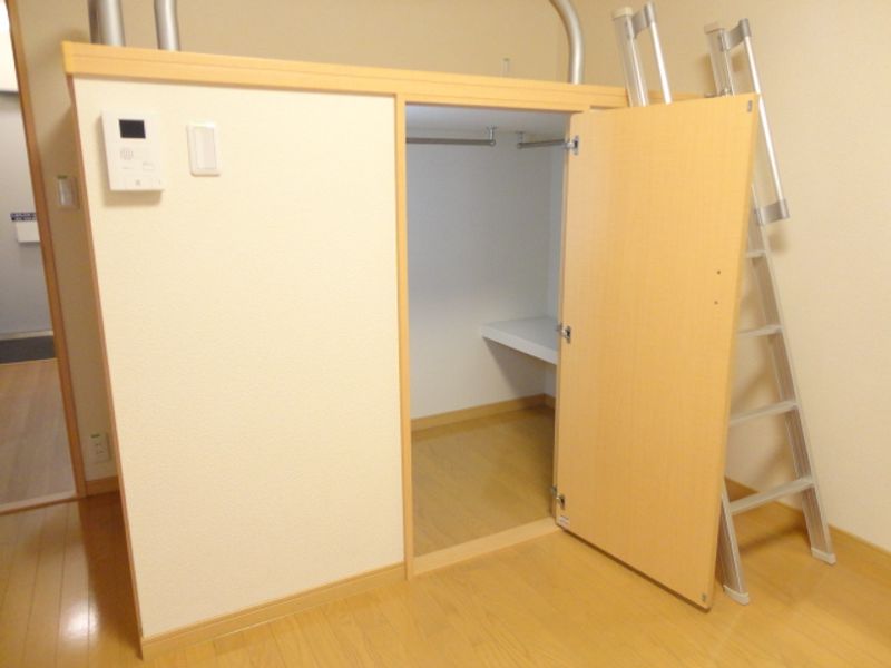 レオパレスＪＯＬＬＹＶＩＬＬＡ 収納