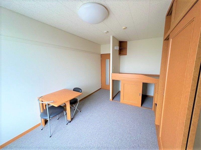 レオパレスＫＡＲＯ 居間