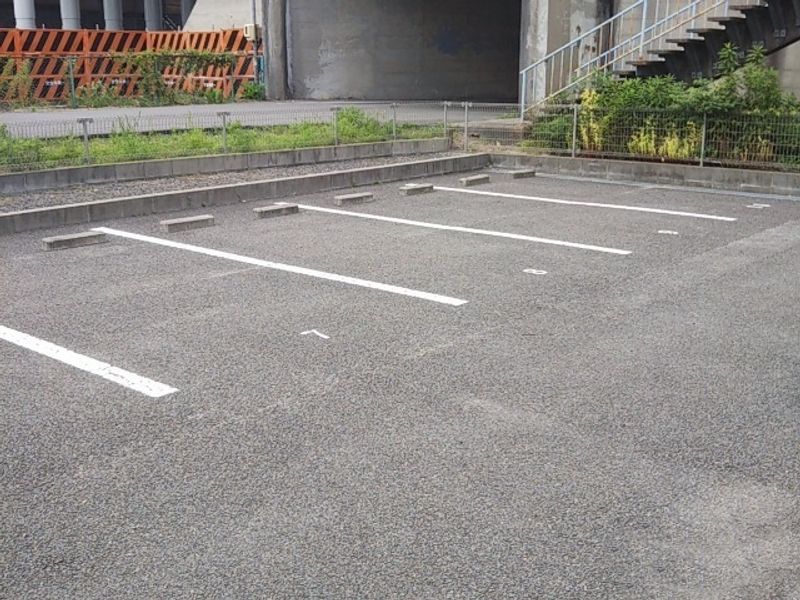 レオパレス空 駐車場