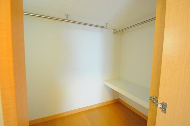 レオパレスライジングサン 収納