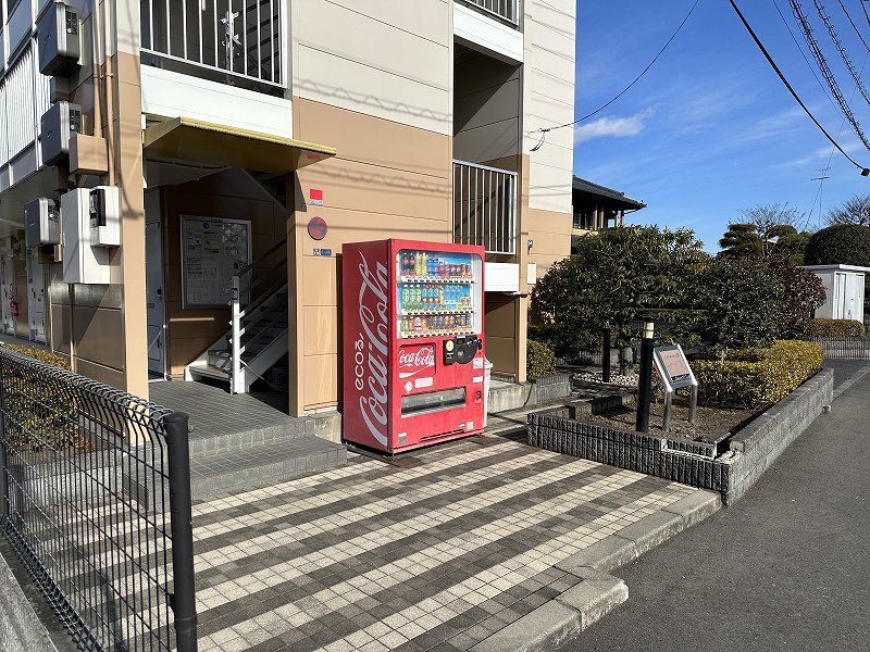 レオパレスグリーンリーフ エントランス