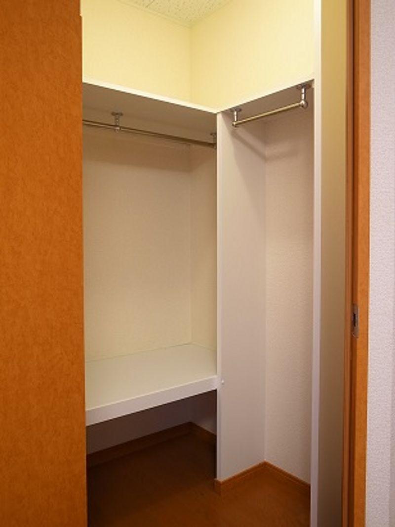 レオパレス北丘 収納