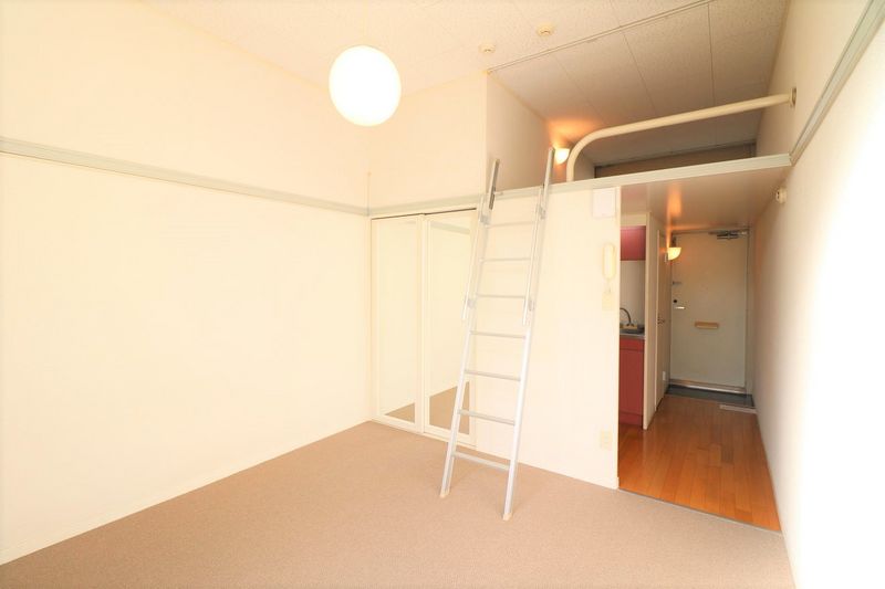 レオパレス松ヶ崎 居間