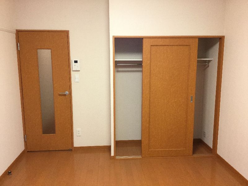 レオパレスひなた 居間