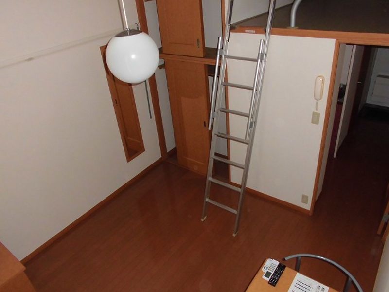 レオパレス新町 居間