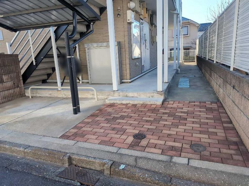 leopalace Kami Yoga San Chome Entrance