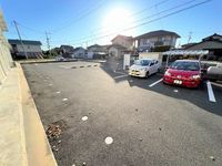 レオパレスｈａｐｐｙ 駐車場