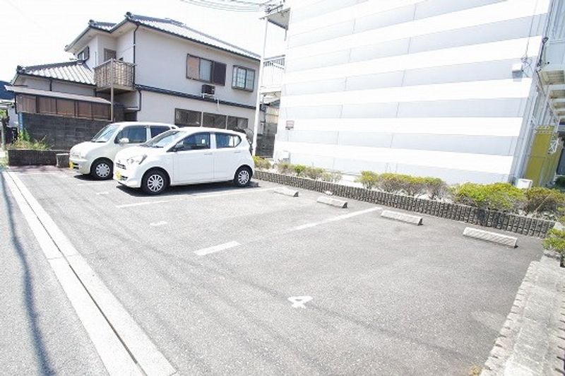 レオパレス藤井 駐車場