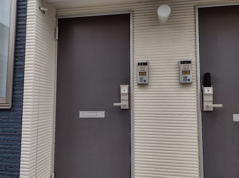 レオネクスト地行場 玄関