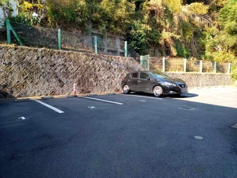 レオパレスフジ 駐車場