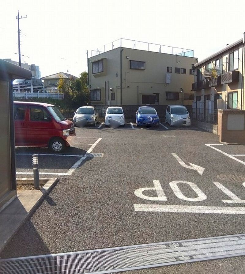 レオパレスＫＯＹＡＭＡ　ＴＨ 駐車場