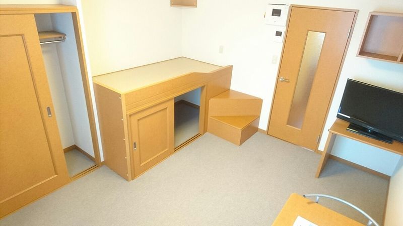 レオパレス綺麗なれいなＢ 居間