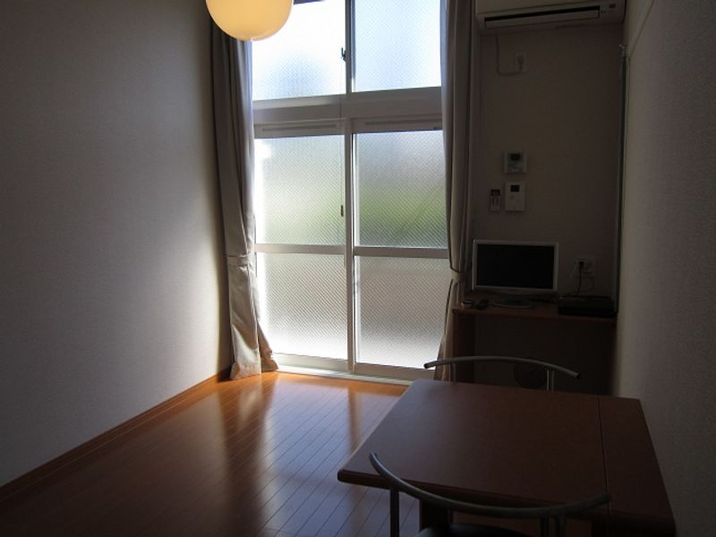 レオパレスリベェール 居間
