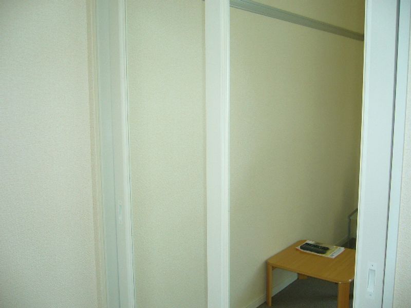 レオパレス中央 収納