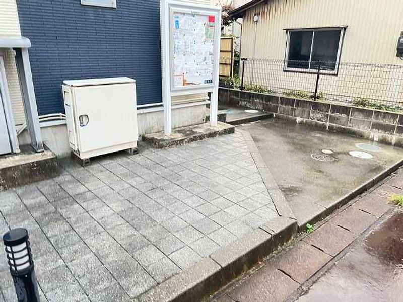 レオネクストアゼリアＡ エントランス