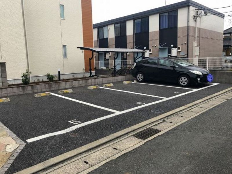 レオネクストエクレール 駐車場