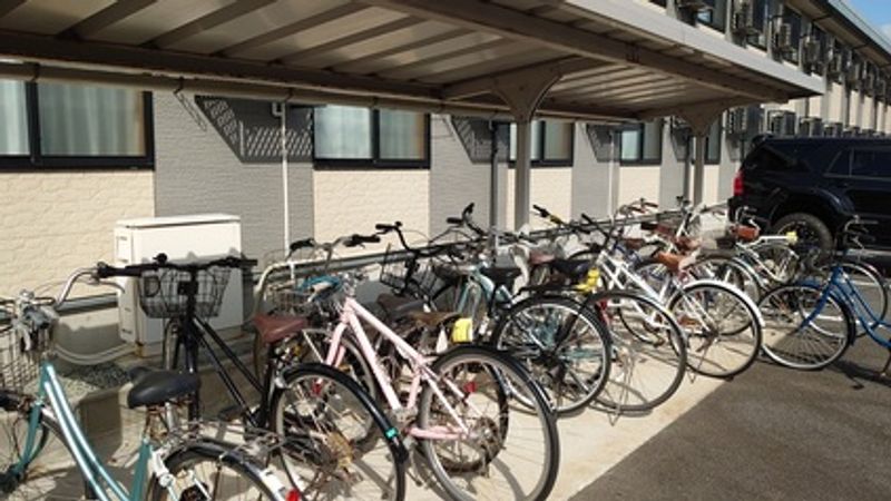レオパレストビス 駐車場
