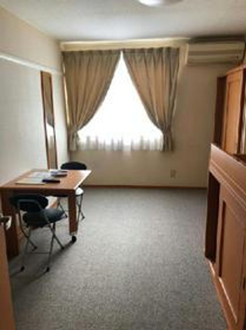 レオパレスＷｈｉｔｅｏａｋ１６ 居間