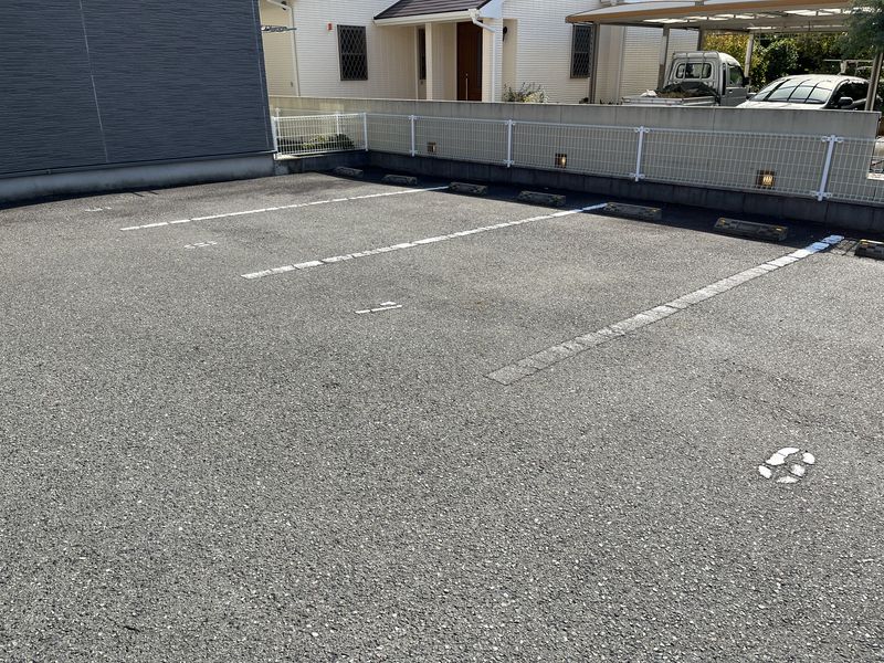 レオパレスコンフォート光明池 駐車場