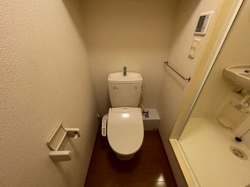 レオパレスＮＡＧＡＫＵＲＡ トイレ