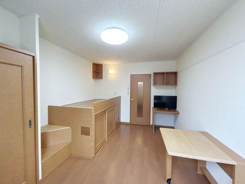 レオパレスアヴァンティ 居間