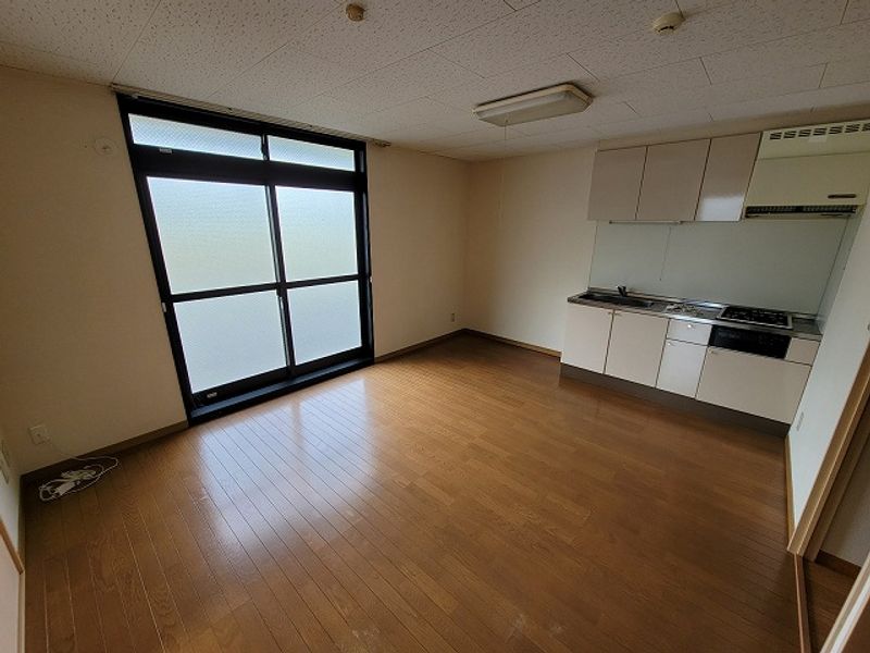 レオパレス桜木 居間