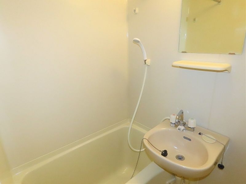 leopalace Tsukushi Bathroom