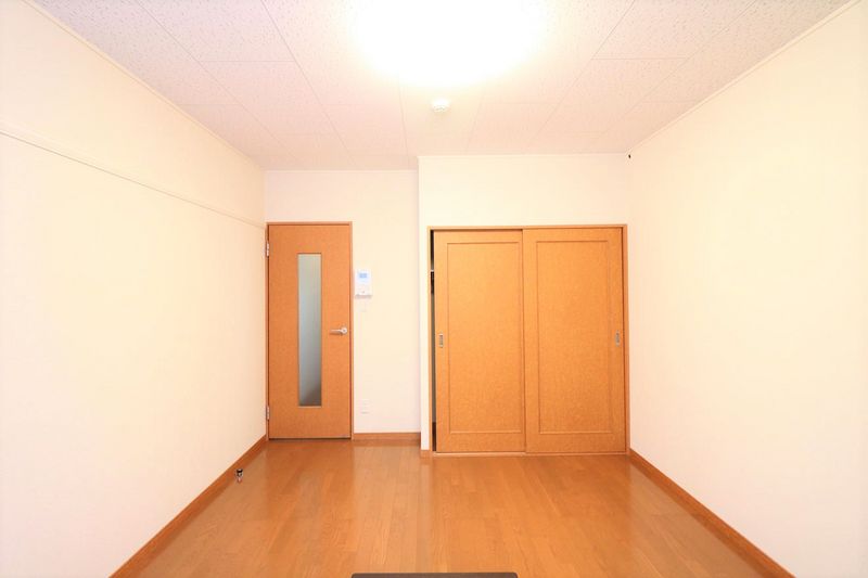 レオパレス平野 居間