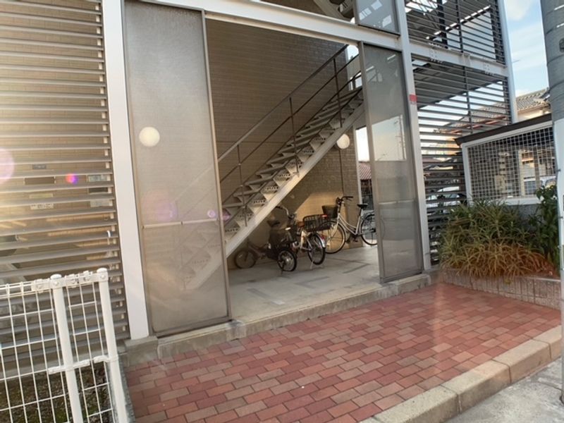 レオパレス高尾Ｉ エントランス