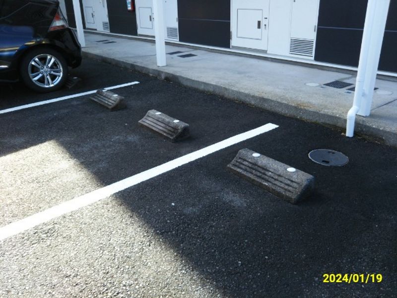 レオパレス徳重 駐車場
