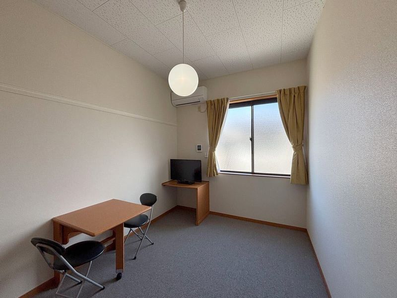 レオパレスＴａｋａｒａｚｕｋａ 居間