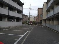 レオパレスＰＬＡＣＥ　ＩＮ　ＴＨＥ　ＳＵＮ 駐車場