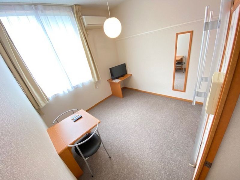 レオパレス山口 居間