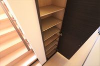 LEONEXT First Storage