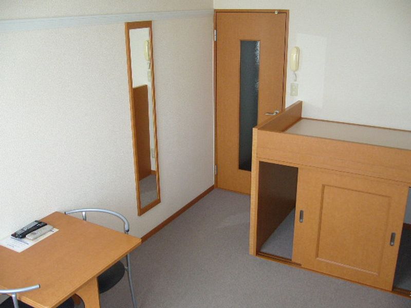 レオパレス香風 居間