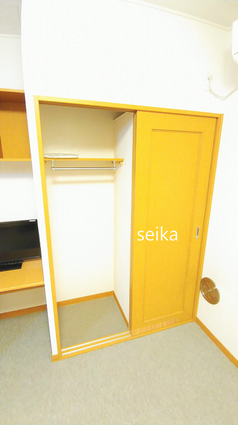 レオパレスアモーレ 収納