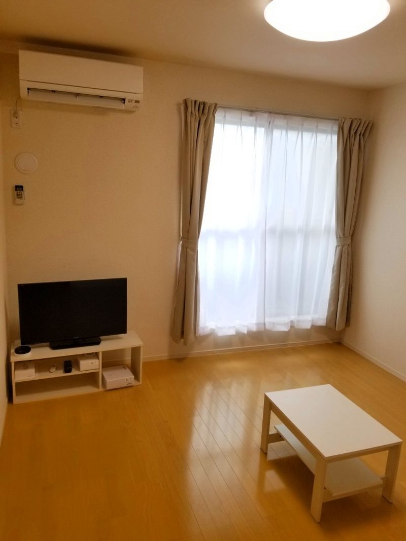 ミランダアヴェニール 居間