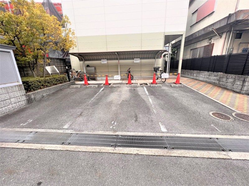 レオパレスラックコート 駐車場