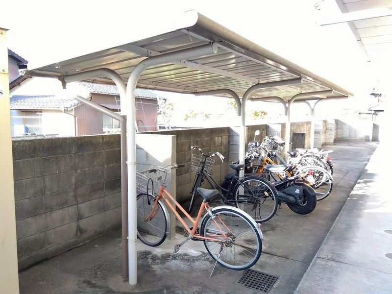 レオパレス川添 共用部分