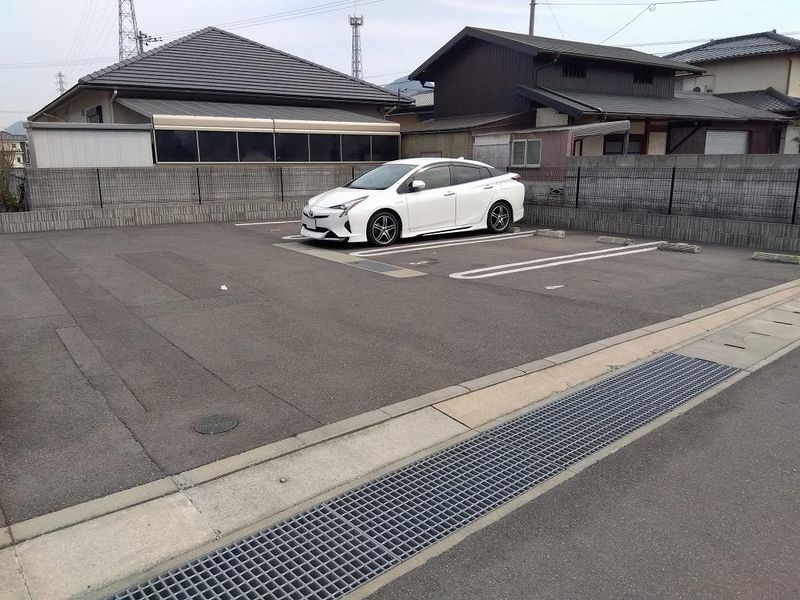 クレイノたちばな 駐車場