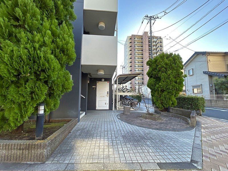 レオパレスエトワール エントランス